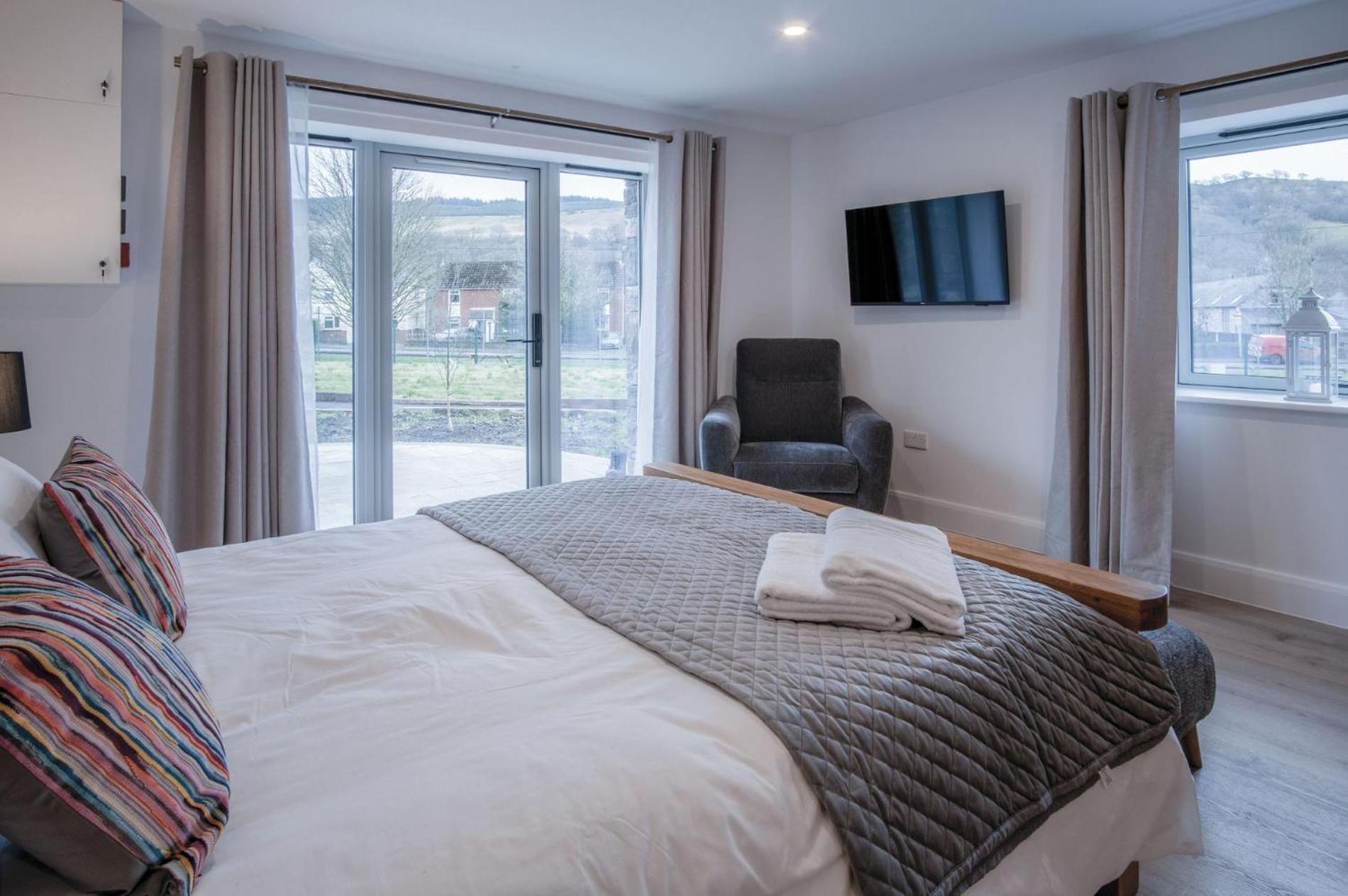 Suite 7 - Sleeping Giant Hotel - Pen Y Cae Inn Brecon Exterior photo